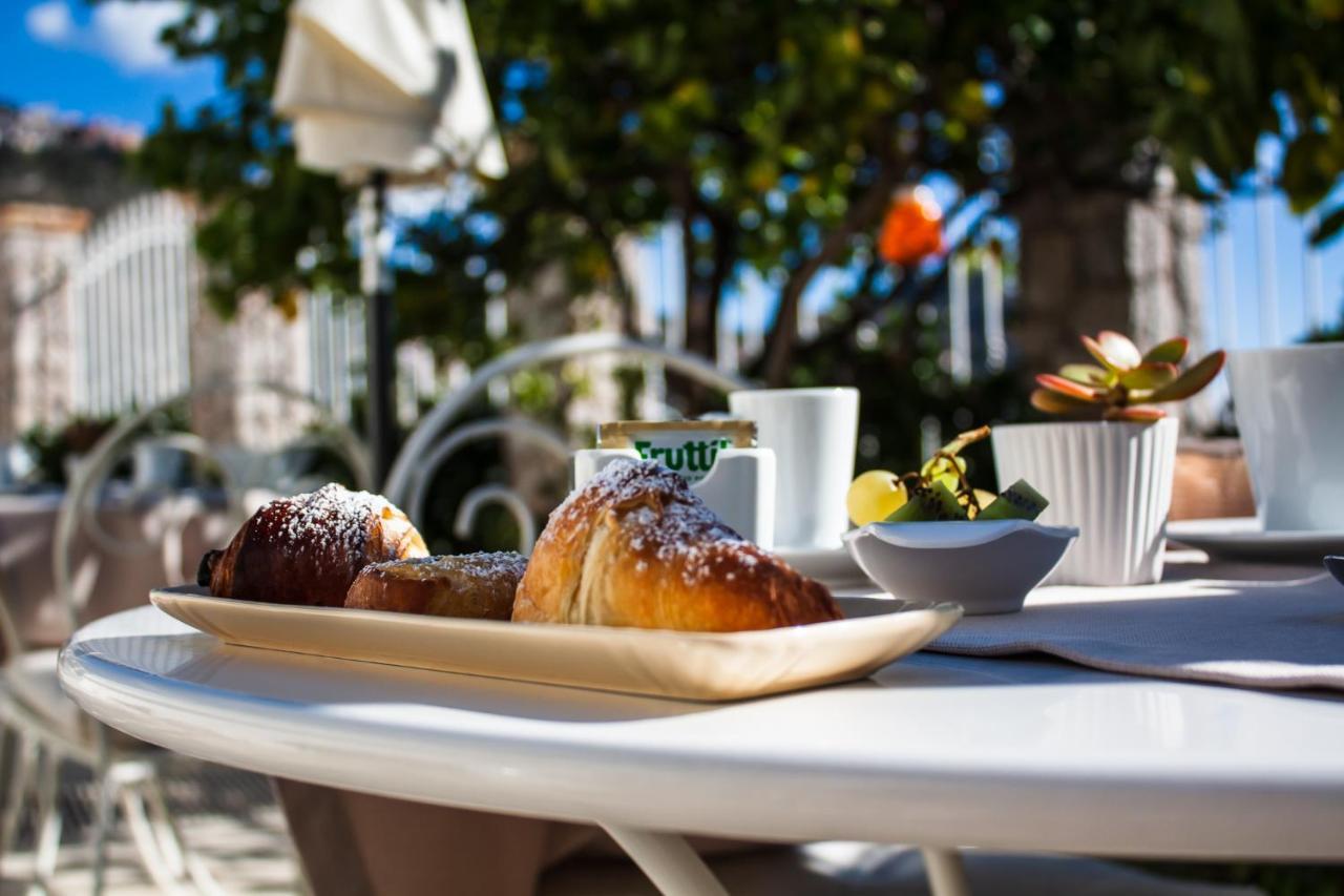 Sciccosa Guest House Taormina Buitenkant foto