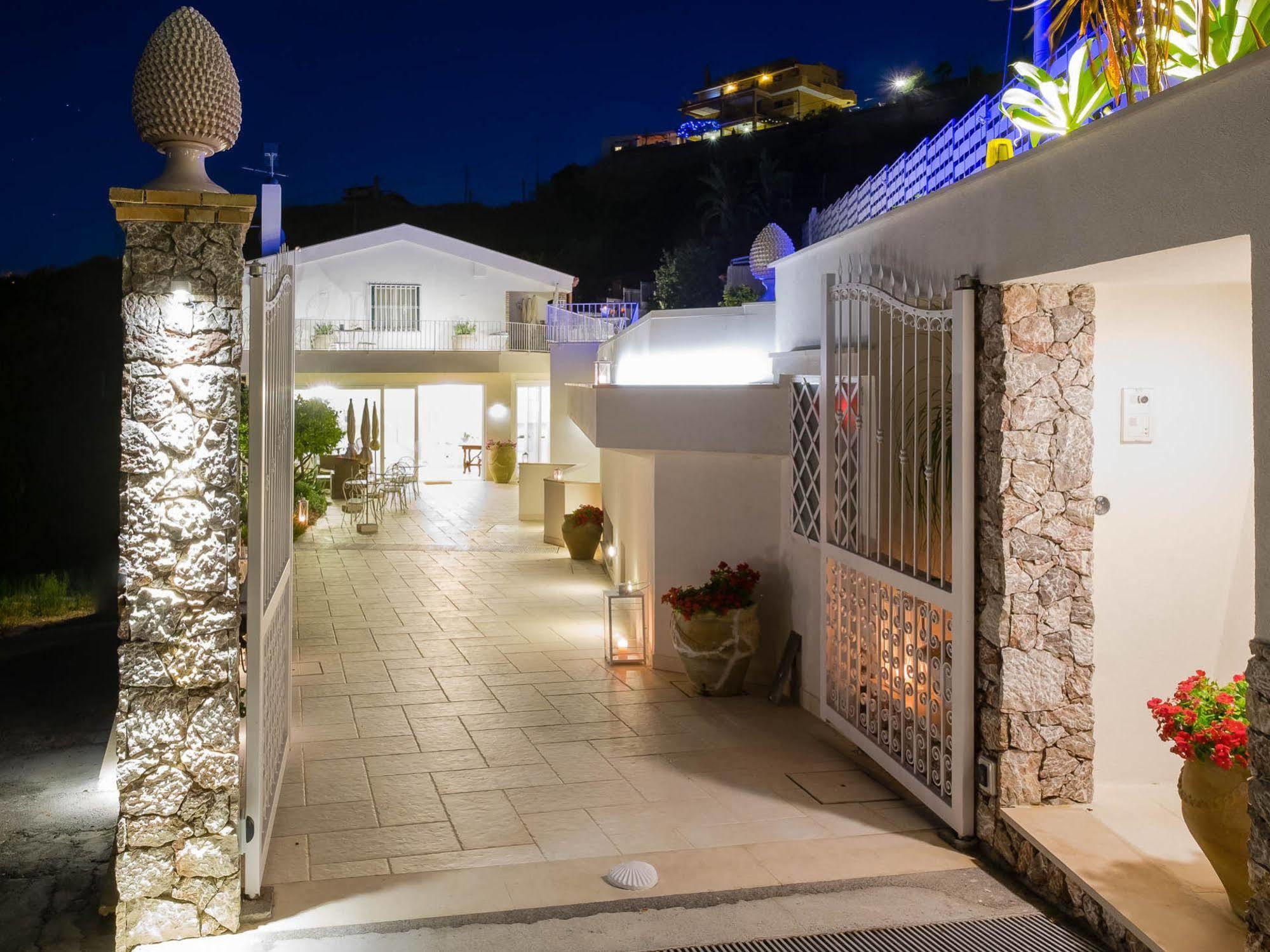 Sciccosa Guest House Taormina Buitenkant foto